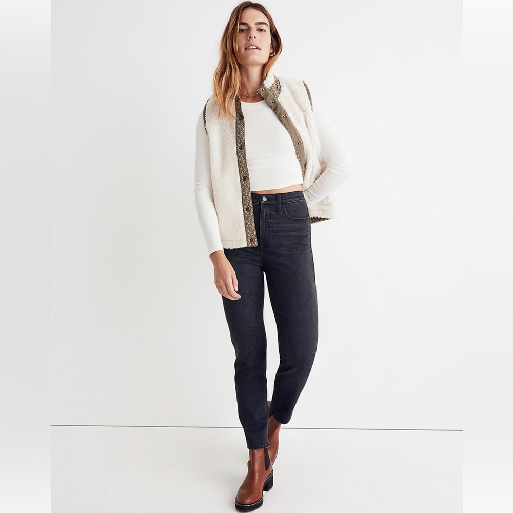 New with Tags. Madewell High-Rise Slim Straight Jeans in Richgrove Wash